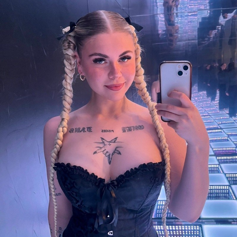 Enulie Porer (@enulieporer) Snapchat Stories, Spotlight & Lenses