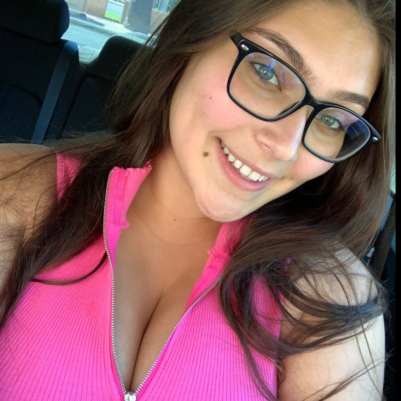 Fit Sidney ( fit_sidney) Snapchat Stories, Spotlight & Lenses