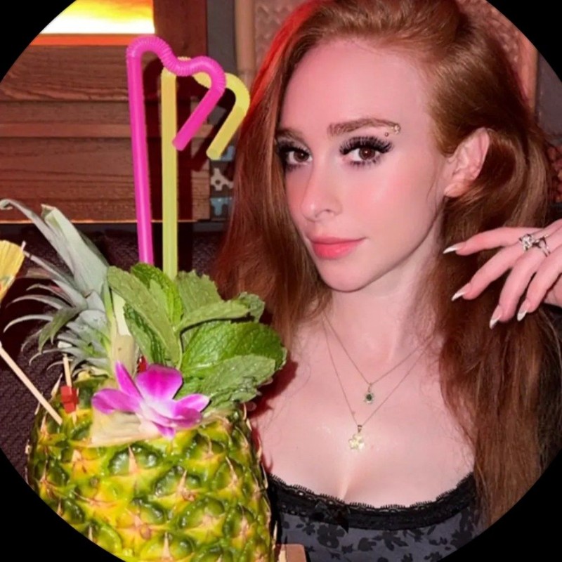 punkrockplantgirl (@freeworldtara) | Snapchat Stories, Spotlight & Lenses