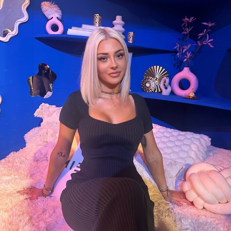 Gabie (@gabie_tqr) | Snapchat Stories, Spotlight & Lenses