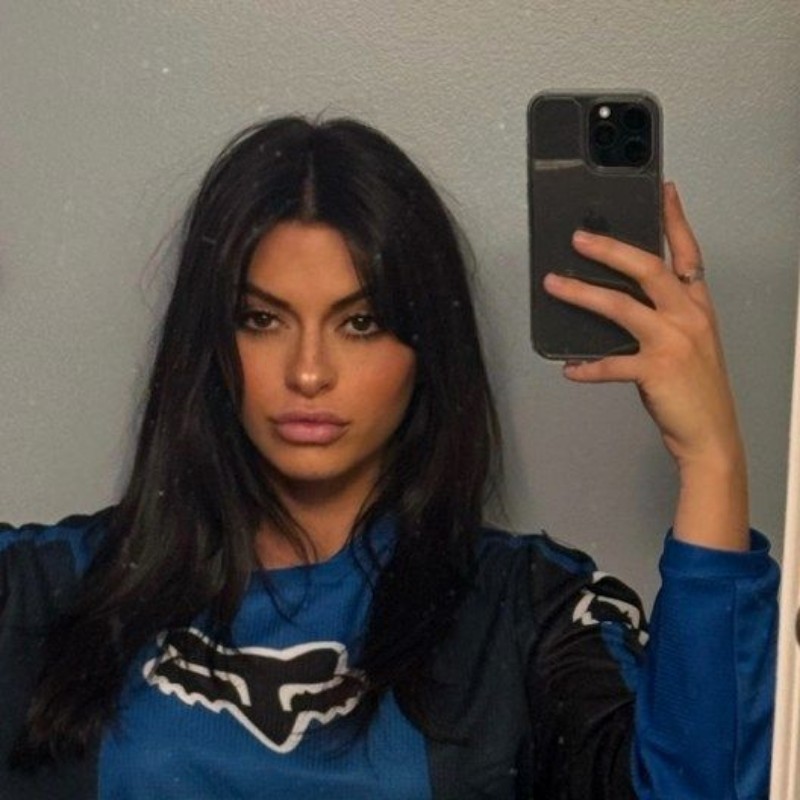 Geena Lacca ( geenalacca) Snapchat Stories, Spotlight & Lenses