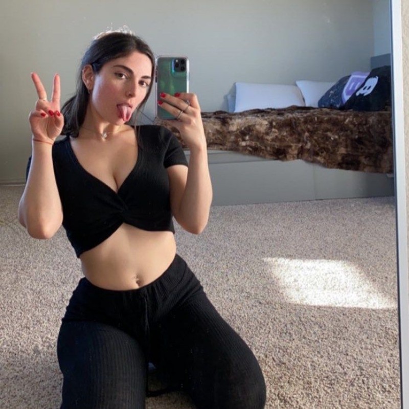 Rita ( gnarlyrita) Snapchat Stories, Spotlight & Lenses