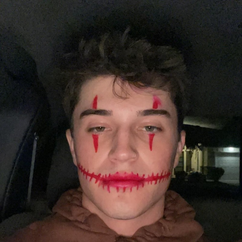 Greyson (@greysonhoelzel) | Snapchat Verhalen, Spotlight en Lenzen