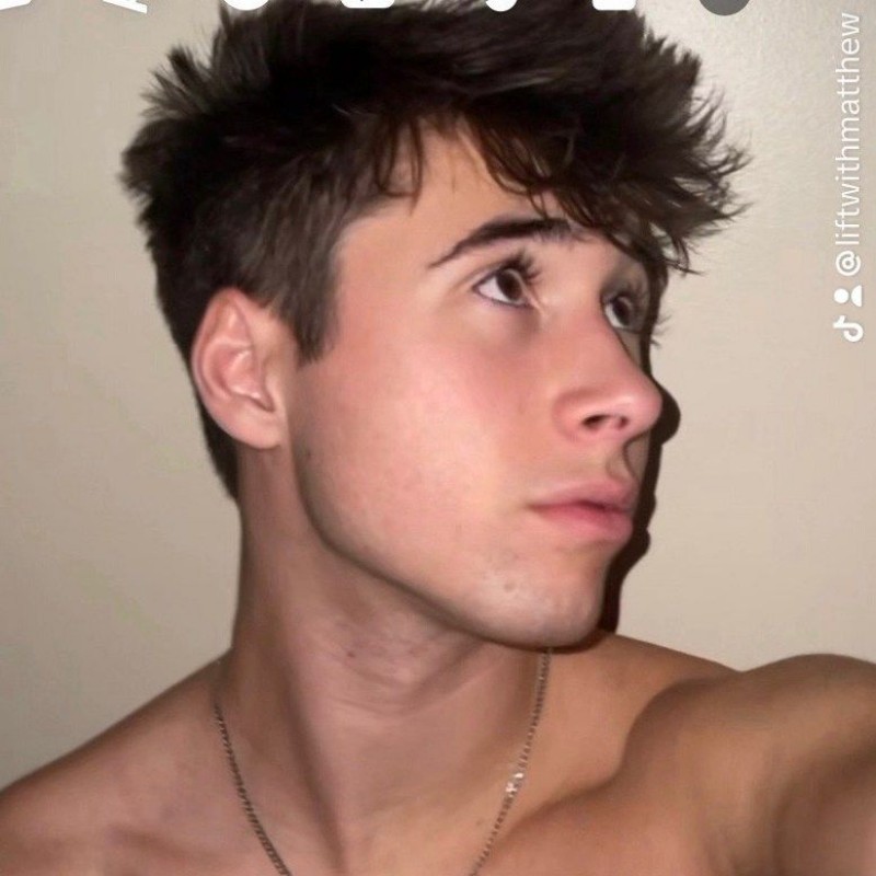 Matt (@hglifting1) | Snapchat Stories, Spotlight & Lenses