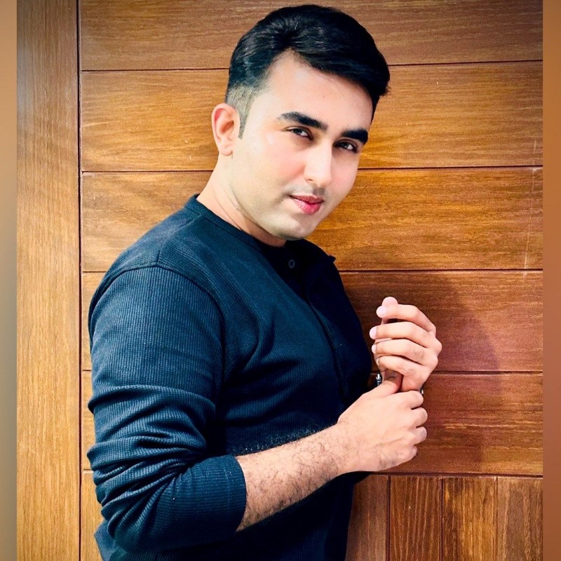 Mehroz Baig 💫 (@iammehroz) | Snapchat Stories, Spotlight & Lenses