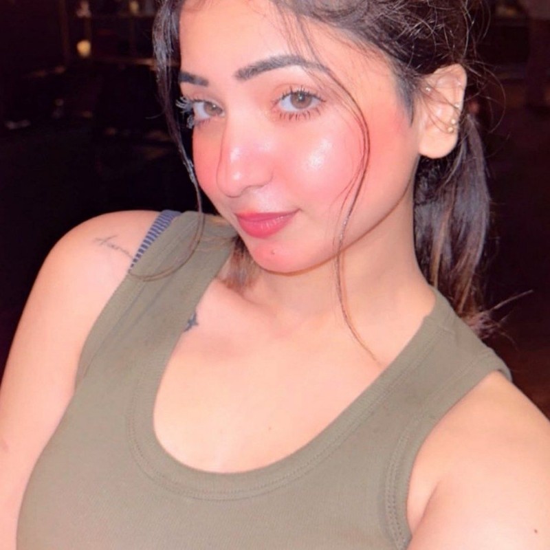 Seerat Mir (@imseeratmir) | Snapchat Stories, Spotlight & Lenses