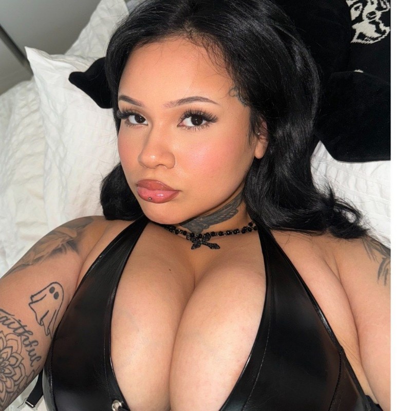 🖤 (@is_adrii) | Snapchat Stories, Spotlight & Lenses