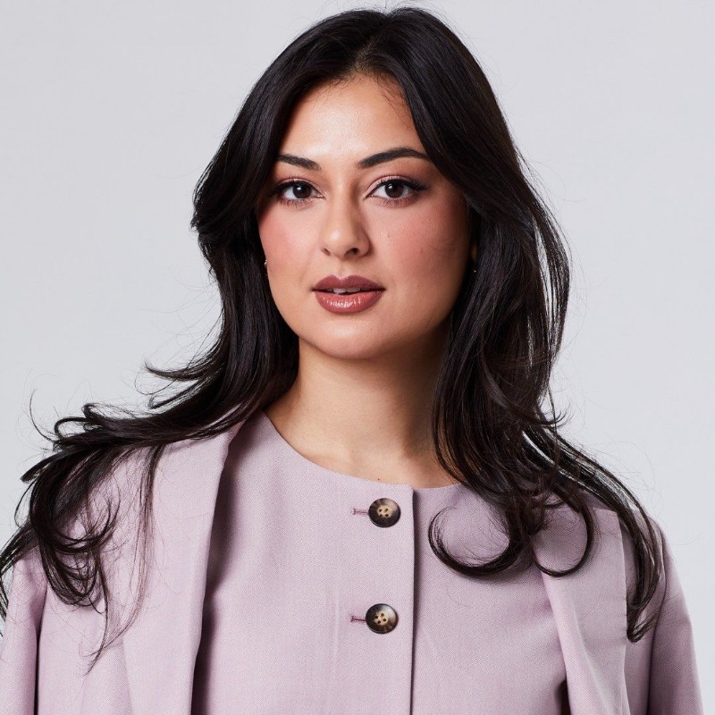 Hira Mustafa (@itslookwhoshira) | Snapchat Stories, Spotlight & Lenses