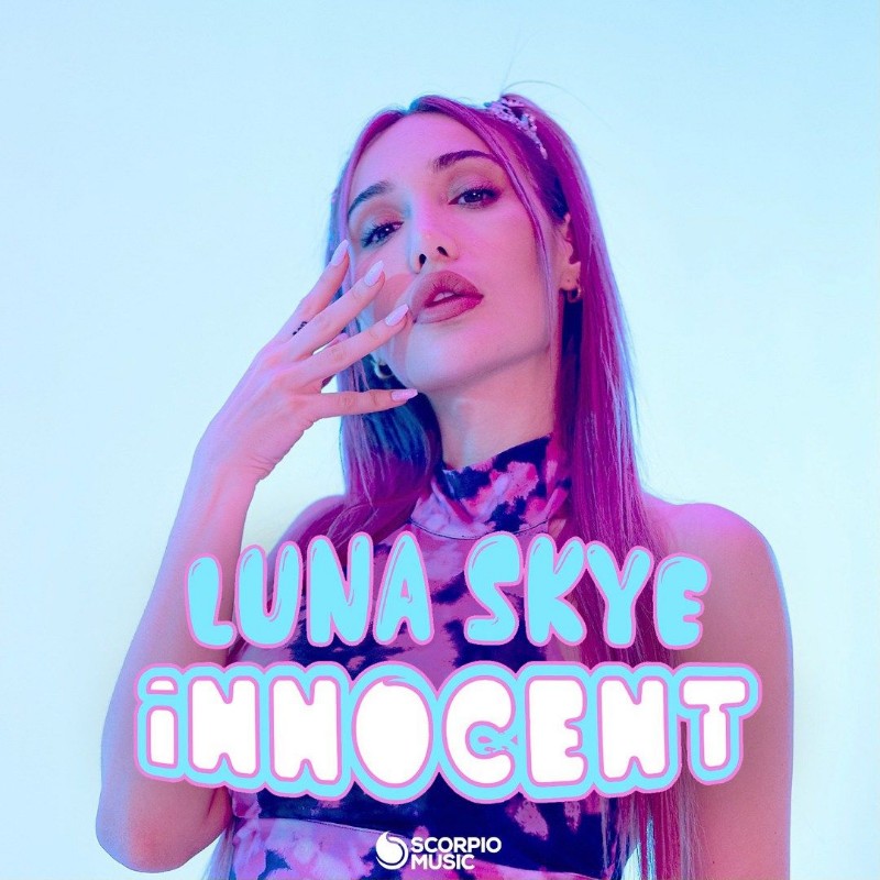 LUNA SKYE BACK HOME 🇫🇷 (itslunaskye) Snapchat Stories, Spotlight