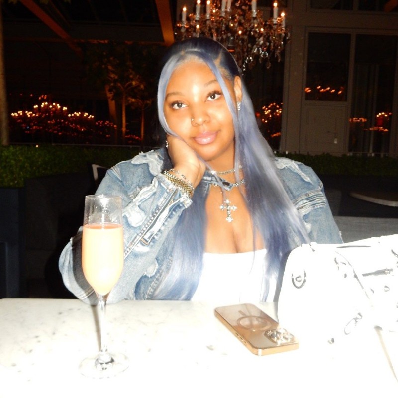 Mia Dior 🍂🤍 (@itsmiadior) | Snapchat Stories, Spotlight & Lenses