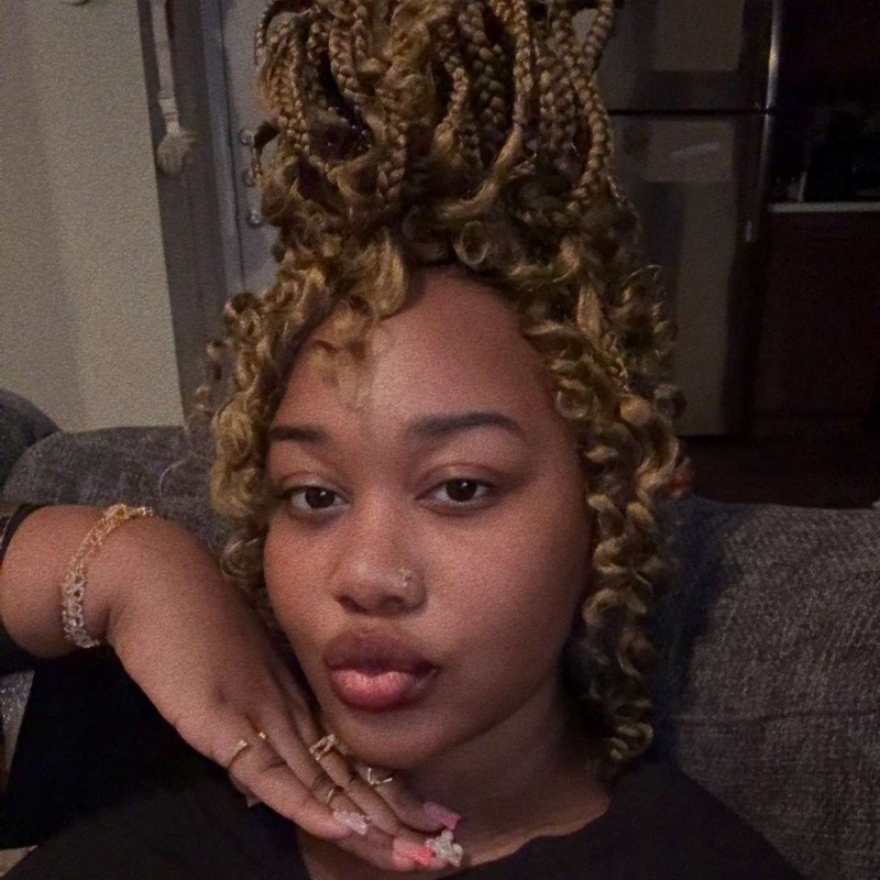 It’s Riyma 🍑😍 (@itsriyma) | Snapchat Stories, Spotlight & Lenses