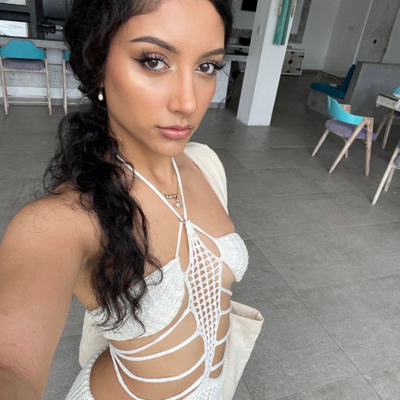 jasminx (@jasminxie) Snapchat Stories, Spotlight & Lenses