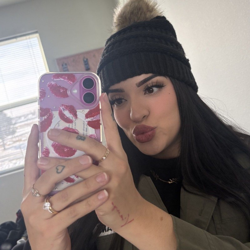 juju ♡ (@julissa_flores2) | Snapchat Stories, Spotlight & Lenses