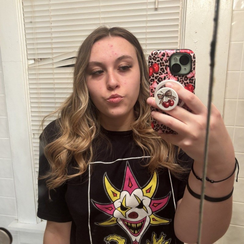 Kaylee Hall🤍(@kayleeehall27) | เรื่องราว Snapchat ตลอดจน Spotlight และเลนส์