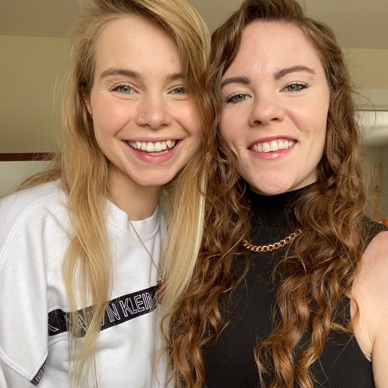 Haileeandkendra (kendraandhailee) Snapchat Stories, Spotlight & Lenses