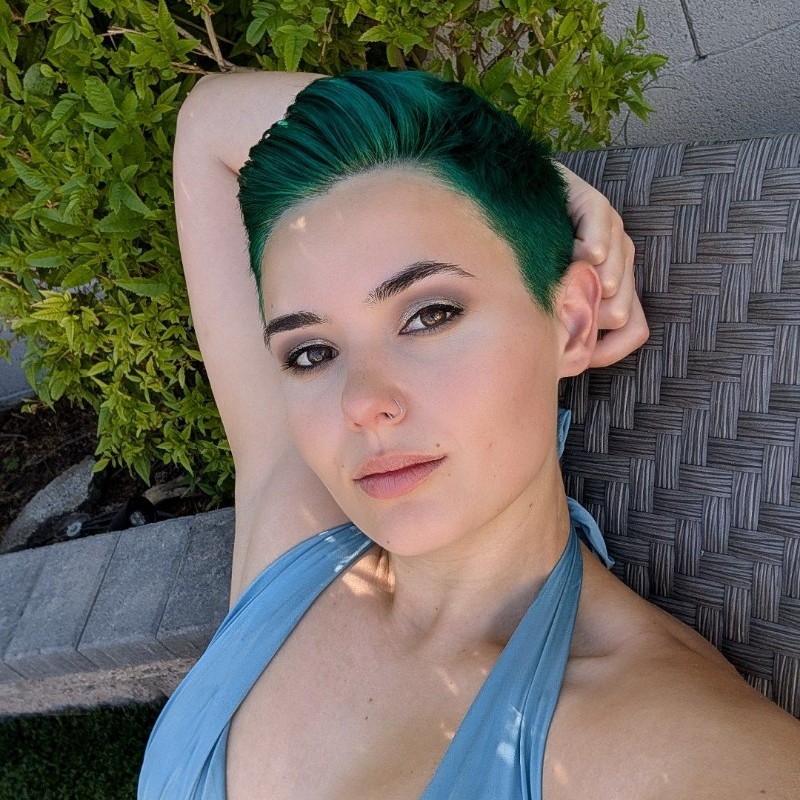 Kit Beefcake (kitthebeefcake) Snapchat Stories, Spotlight & Lenses