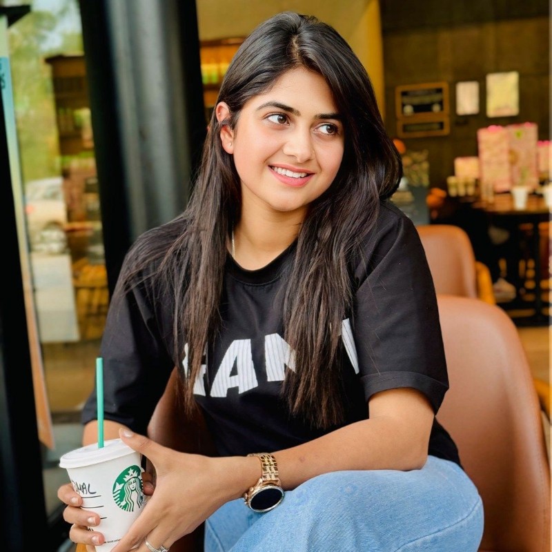 Komal 💕 (@komal_kiran17) | Snapchat Stories, Spotlight & Lenses