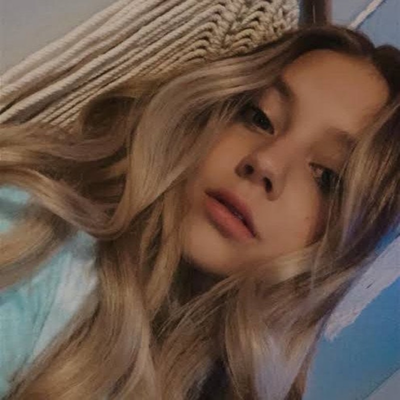 Lana Bloom (@lana_bloom) | Snapchat Stories, Spotlight & Lenses