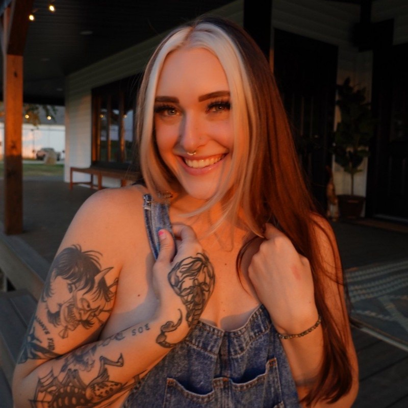 laurel honey (@laurelhoneyyy) Snapchat Stories, Spotlight & Lenses