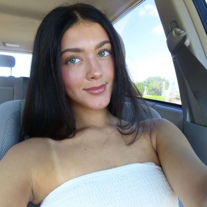 leah ashley (@leahfolsee) | Snapchat Stories, Spotlight & Lenses