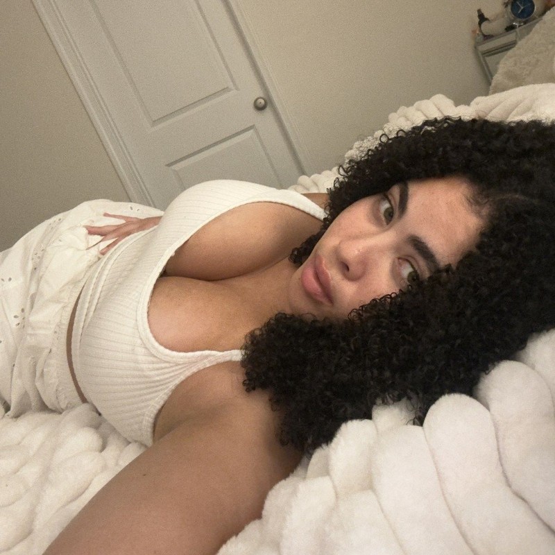 Brittany LeeAnn (@leeann.brittany) Snapchat Stories, Spotlight & Lenses