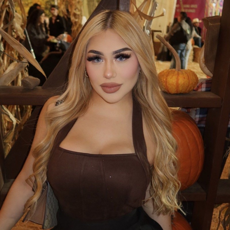 Lesley Karlette ️ (@lesley_karlet) Snapchat Stories, Spotlight & Lenses