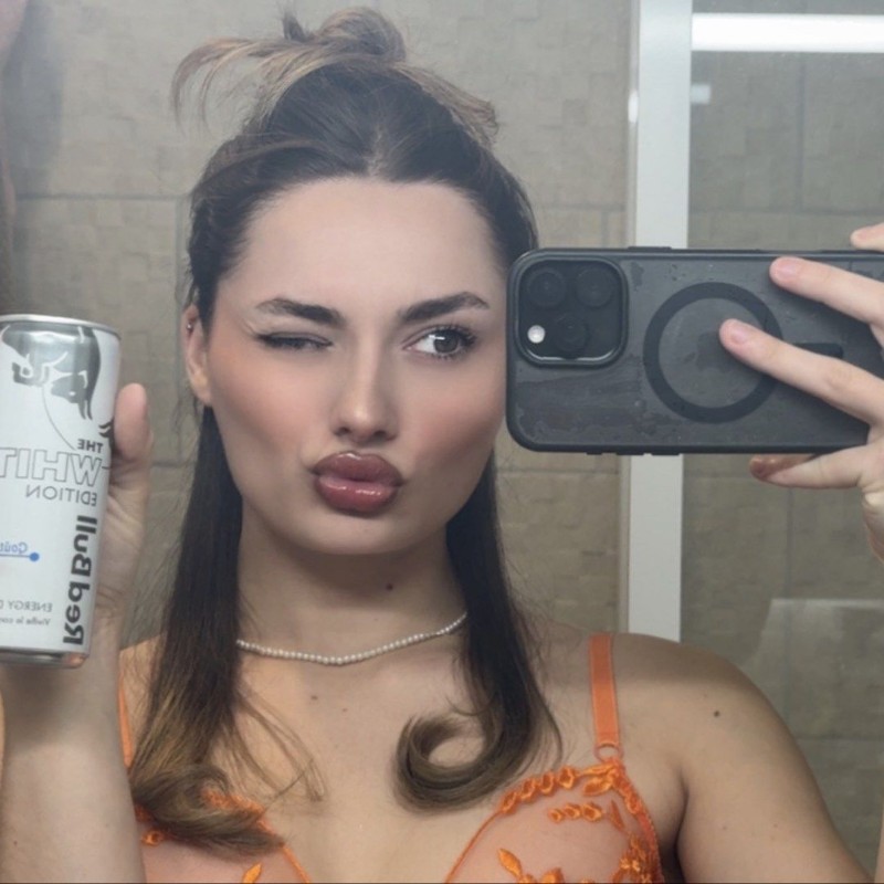 Lili🍒 (@liillatt) | Snapchat Stories, Spotlight & Lenses