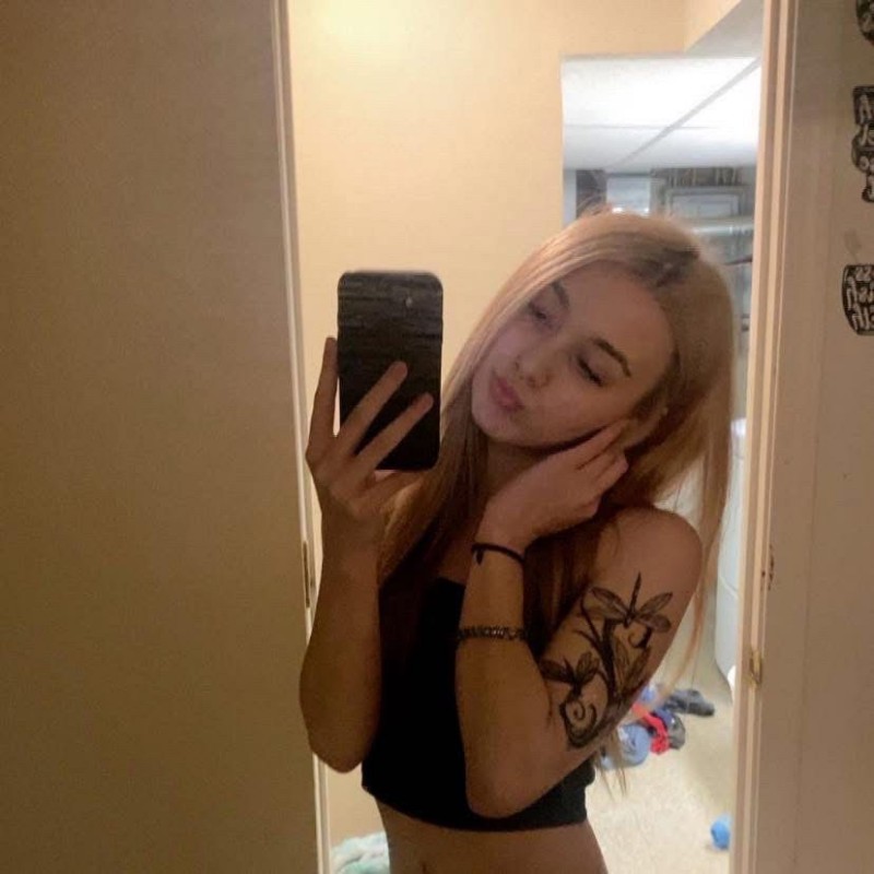 Lilly Rittenberry (@lilly_rittenber) | Snapchat Stories, Spotlight & Lenses