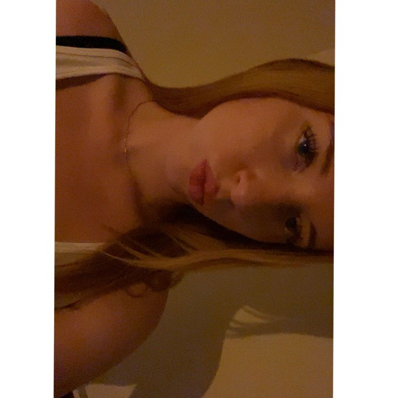 lili (@lily21_c) | Snapchat Stories, Spotlight & Lenses