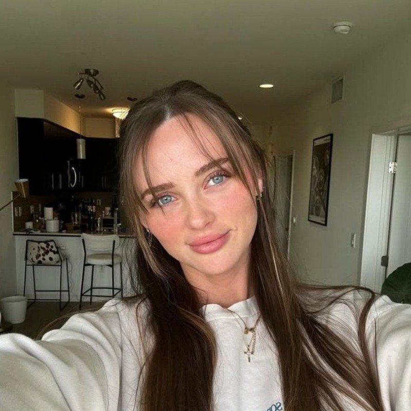 Lily Skye (@lilyskyeworld) | Snapchat Stories, Spotlight & Lenses