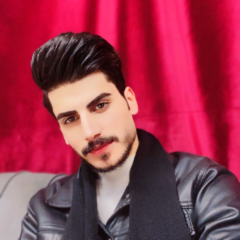 انور رشك في قلوبكم 🤎⚜️ (@lrr3n) | Snapchat Stories, Spotlight & Lenses