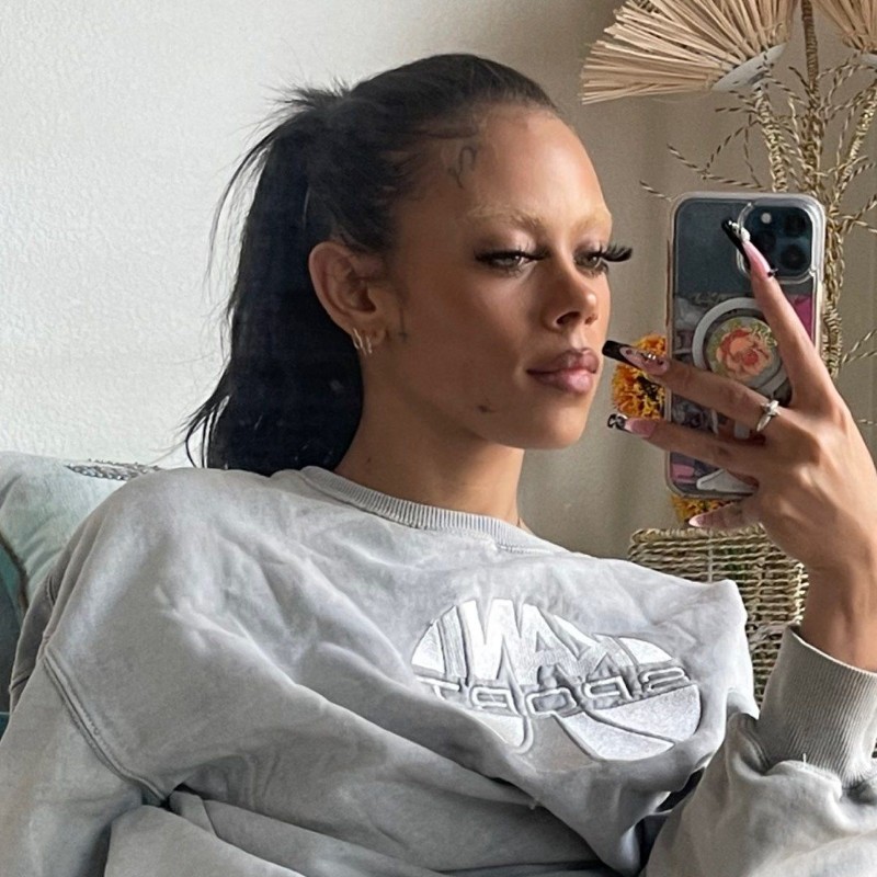 Lola (@lustforlola) | Snapchat Stories, Spotlight & Lenses