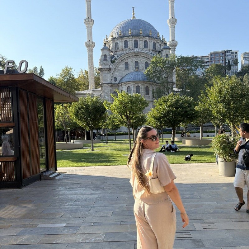 Maisy 🤍 (@maisyrobertson) | Snapchat Stories, Spotlight & Lenses