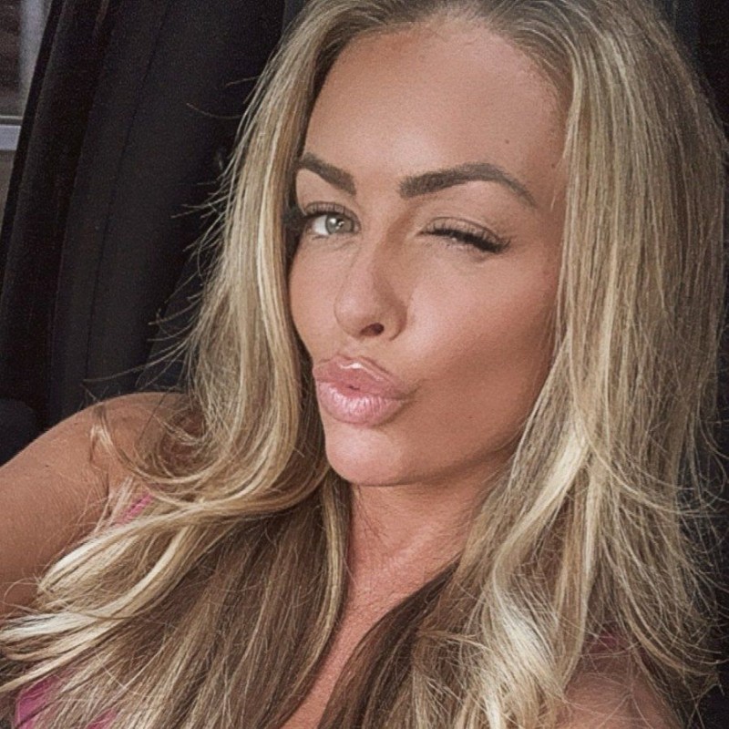 Mandy Rose (mandysacs) Snapchat Stories, Spotlight and Lenses