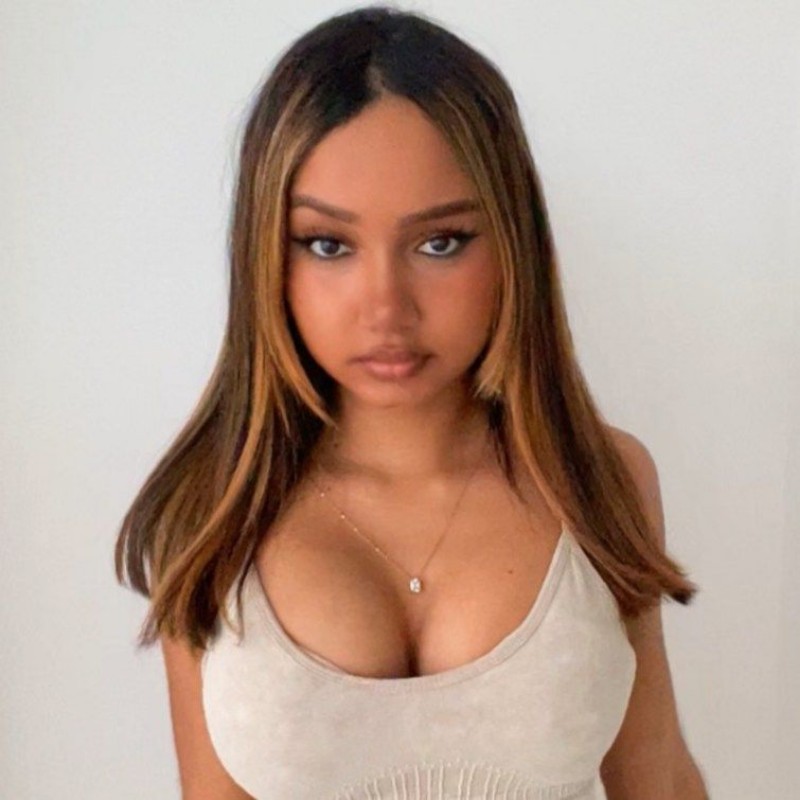 Mari Aminah (@mari_aminah) | Snapchat Stories, Spotlight & Lenses