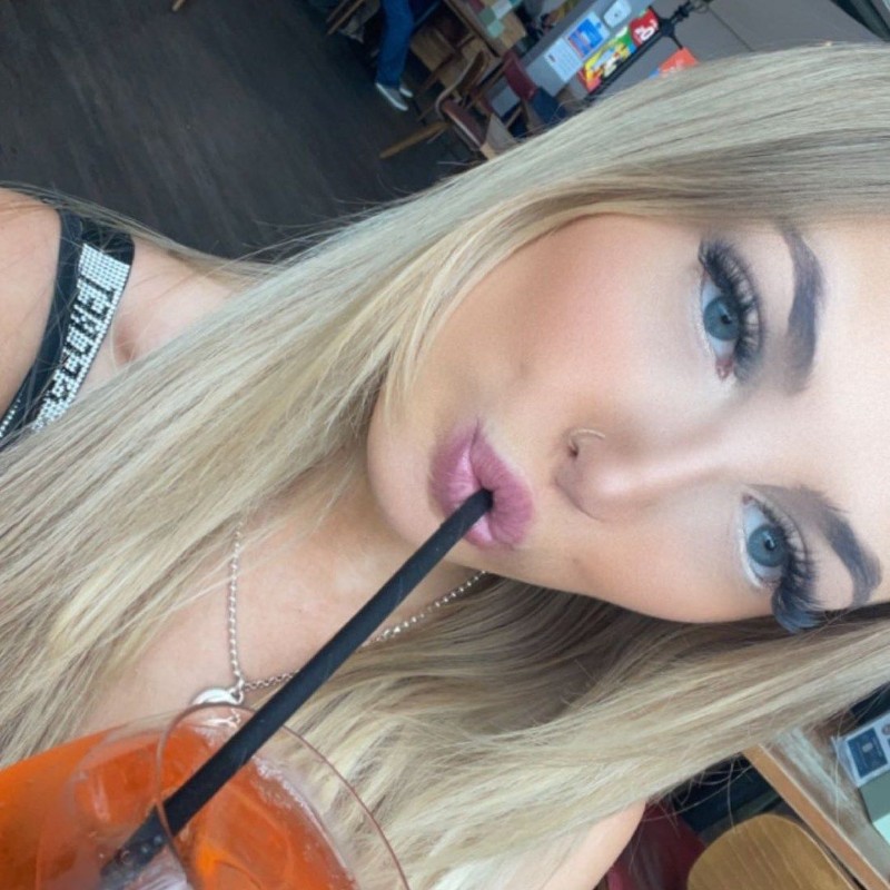 Megan Hilton Luceria 🤍👸🏼 (@meganluceria) | Snapchat Stories, Spotlight & Lenses