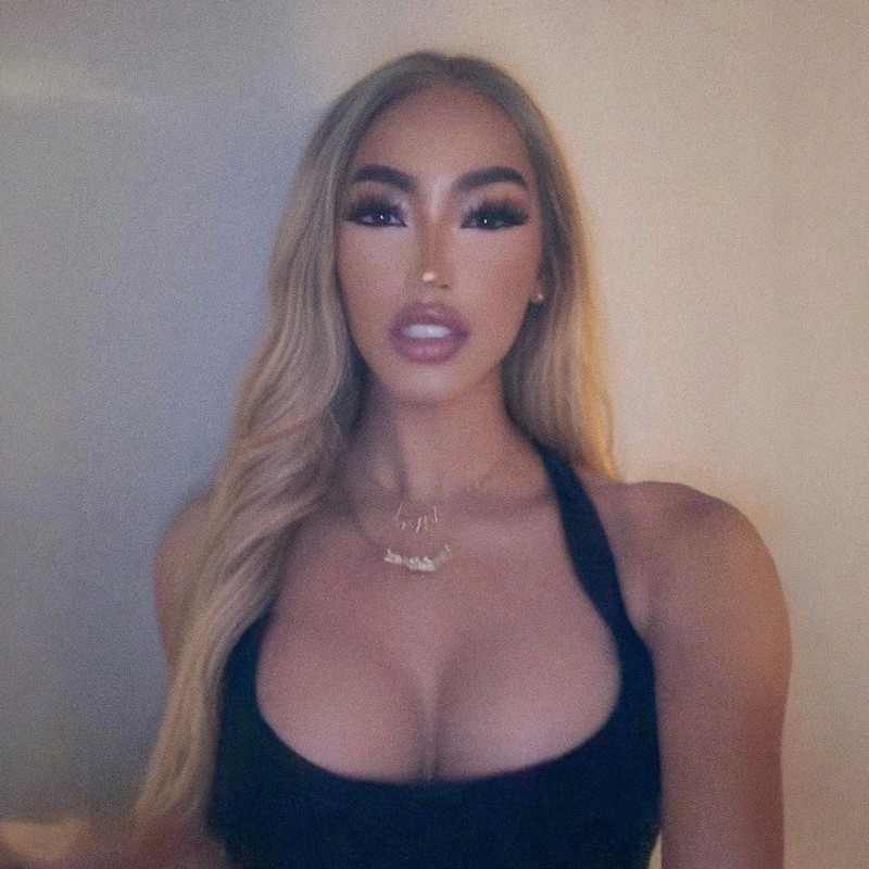 𝓂𝒾𝒶 𝒿𝒶𝒹𝑒 🧛🏻‍♀️ (@miamatador) | Snapchat Stories, Spotlight & Lenses