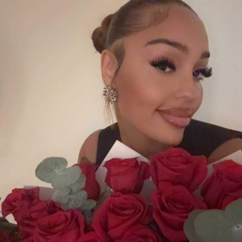 Lala Api Lala (@miss_lafamilia) | Snapchat Stories, Spotlight & Lenses