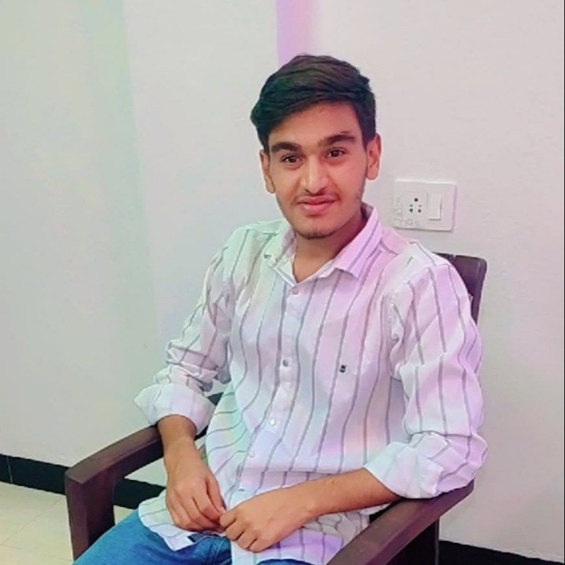 Mohit Meena (@mohit_meena2) | Snapchat-Stories, Spotlight och linser