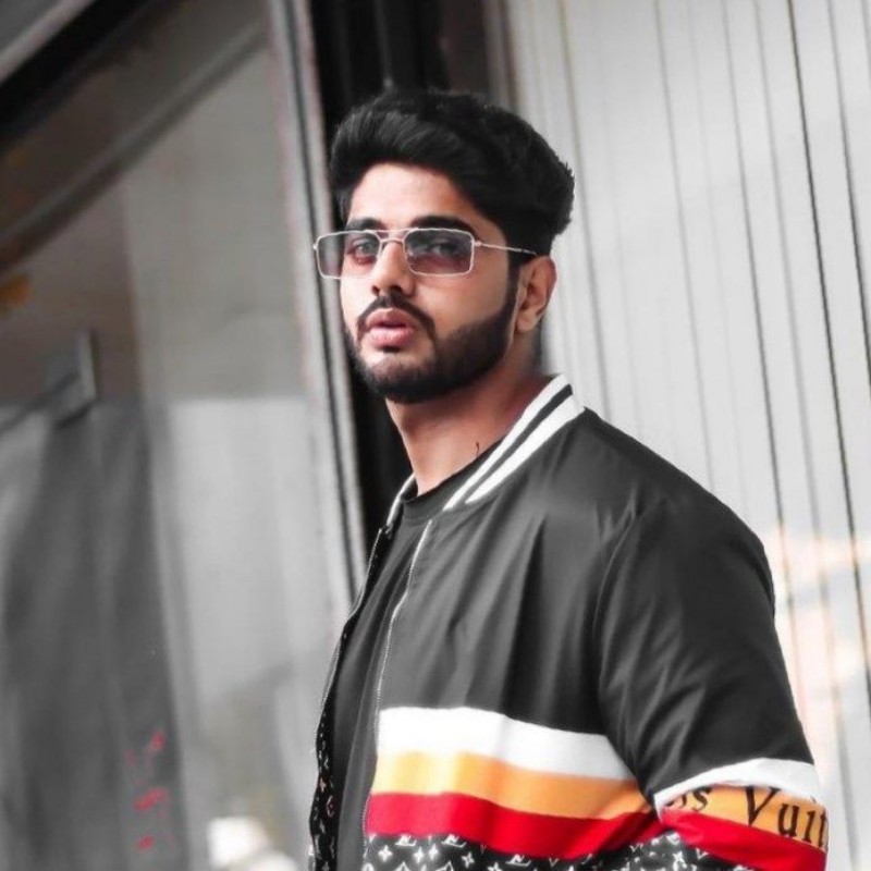 Amaan Furniturewala (mrfurniturewala) Snapchat Stories, Spotlight & Lenses