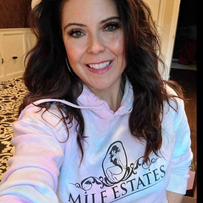 Mrs. Poindexter (mrspoindexter) Snapchat Stories, Spotlight & Lenses