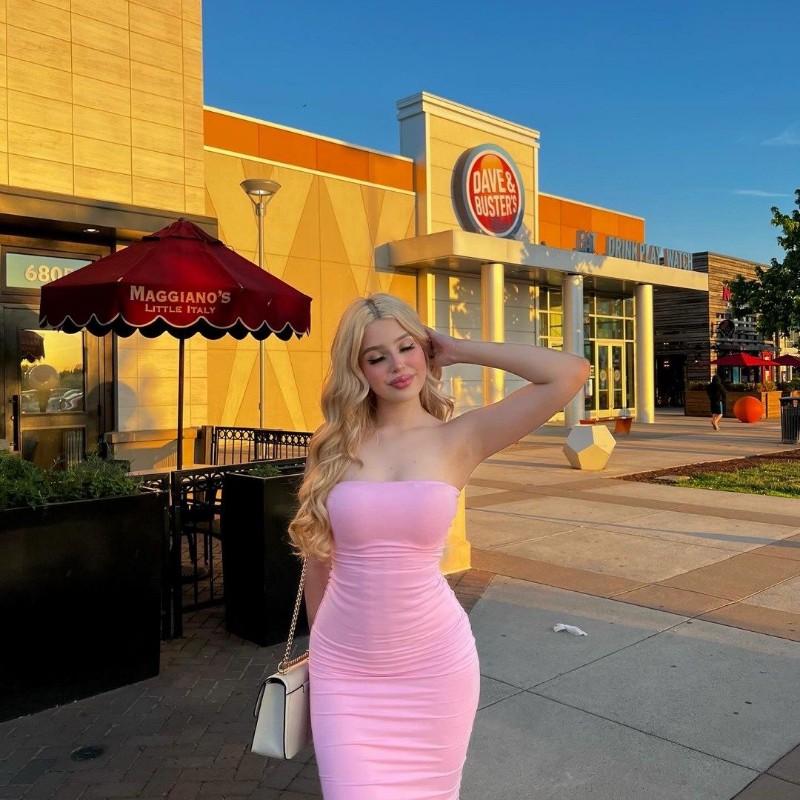 Nicole Moya (@nmoya45) | Snapchat Stories, Spotlight & Lenses