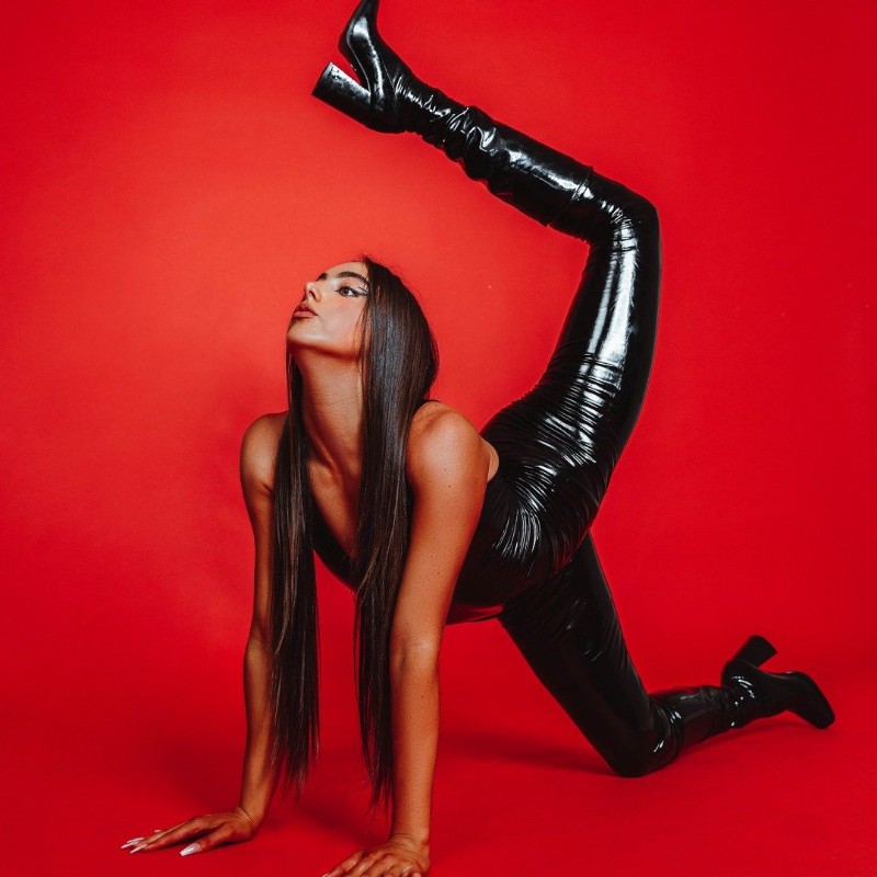 olivia ( olivia_alboher) Snapchat Stories, Spotlight & Lenses