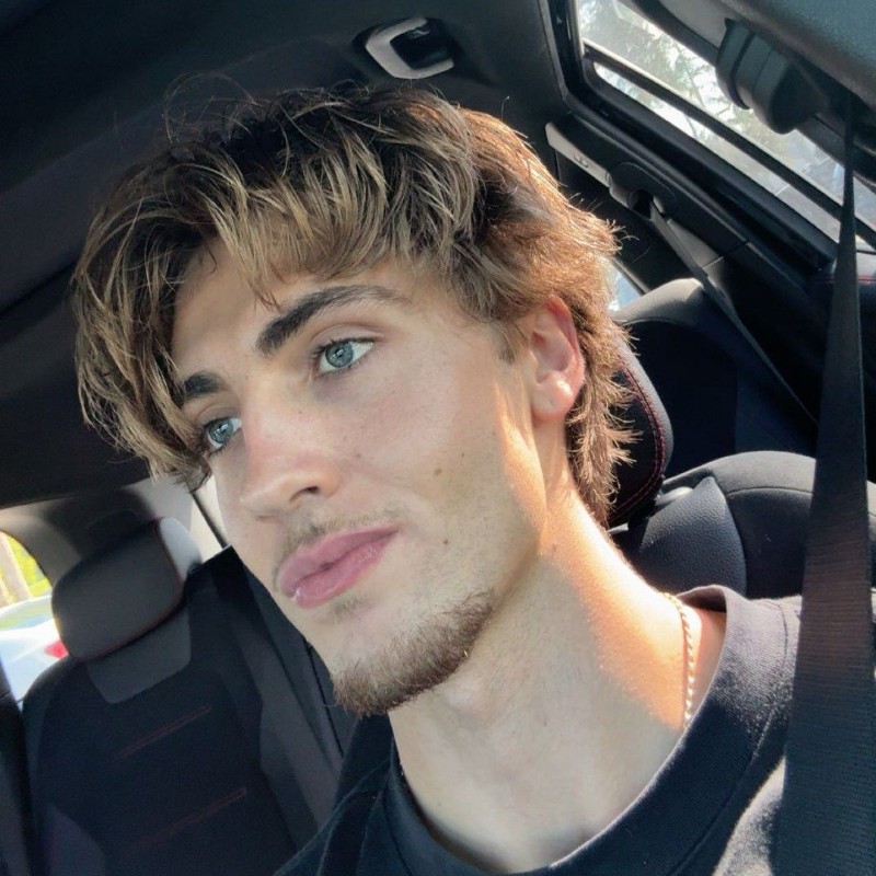 Payton Earnest (pay_earnest) Snapchat Stories, Spotlight & Lenses