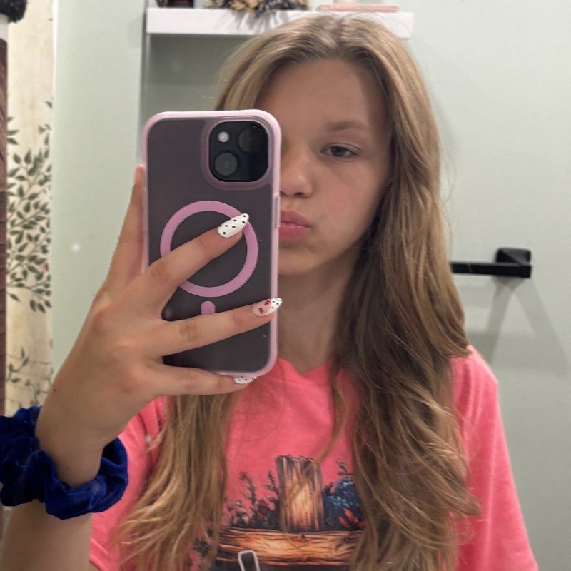 Rebecca Johnson ( rebecca_j248910) Snapchat Stories, Spotlight & Lenses