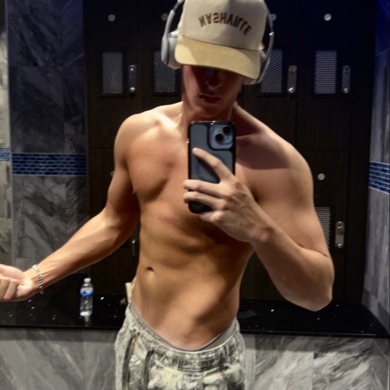 Rhett Allen (@rhett.robertson) | Snapchat Stories, Spotlight & Lenses