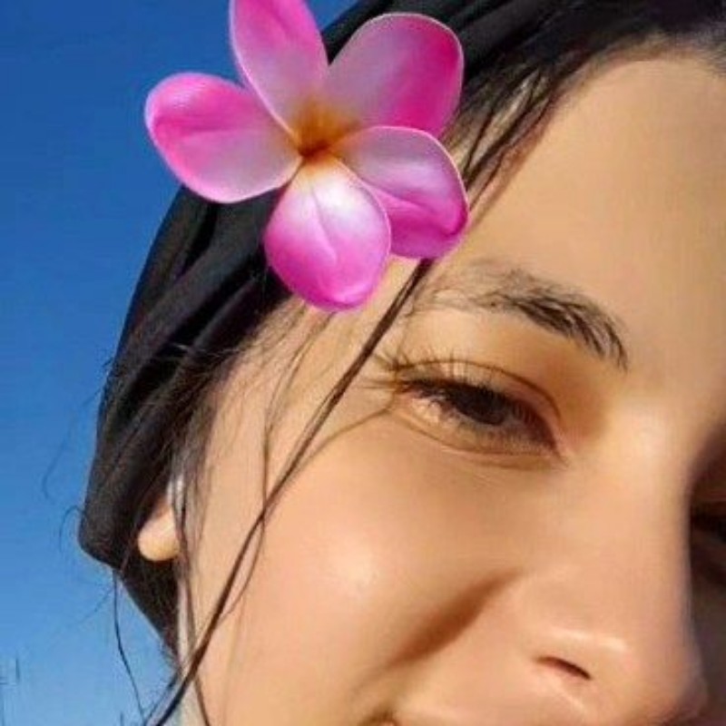 𝓡𝓸𝓾𝓶𝓲𝓼𝓼𝓪...🤍 (@romisa_tfhi2020) | Snapchat Stories, Spotlight & Lenses