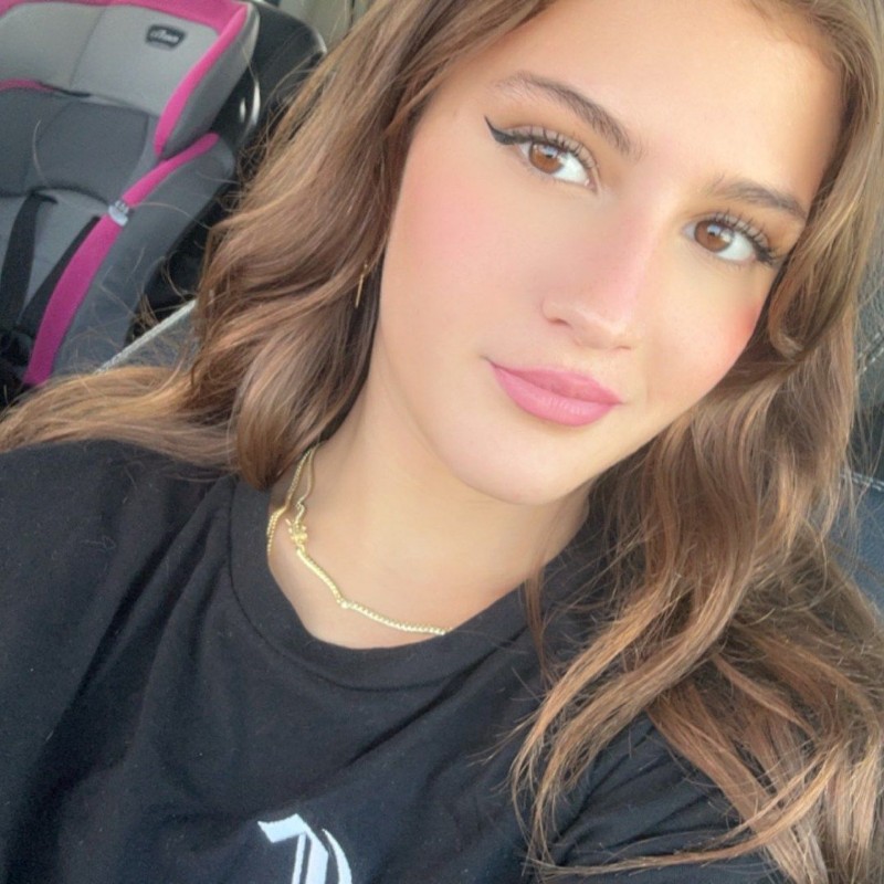 roselie🖤 (@roseliearritola) | Stories, Polecane i nakładki na Snapchacie