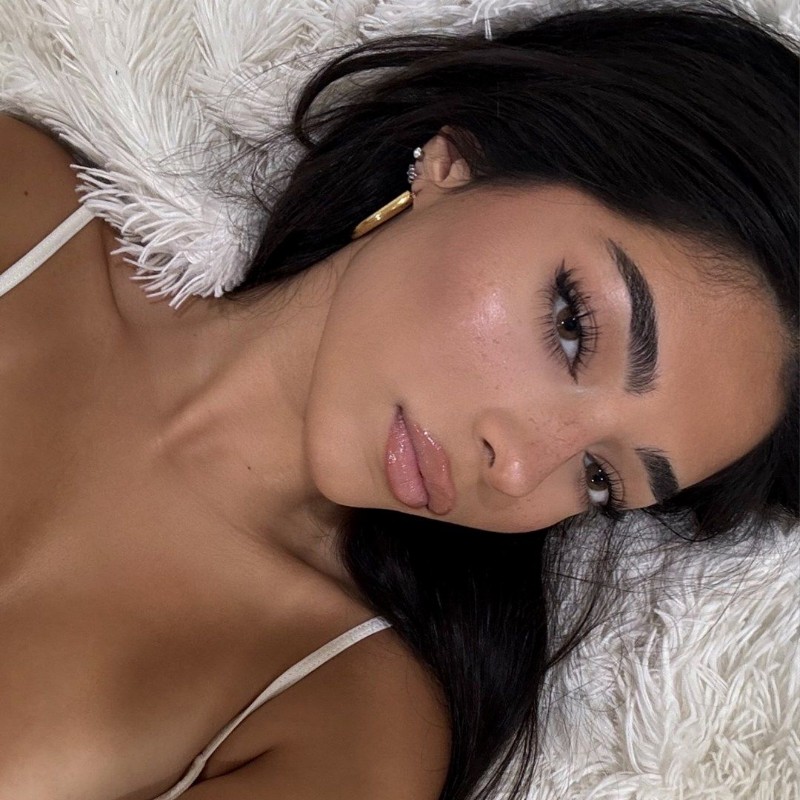 Rozana Yazdani (@rozanacx) | Snapchat Stories, Spotlight & Lenses