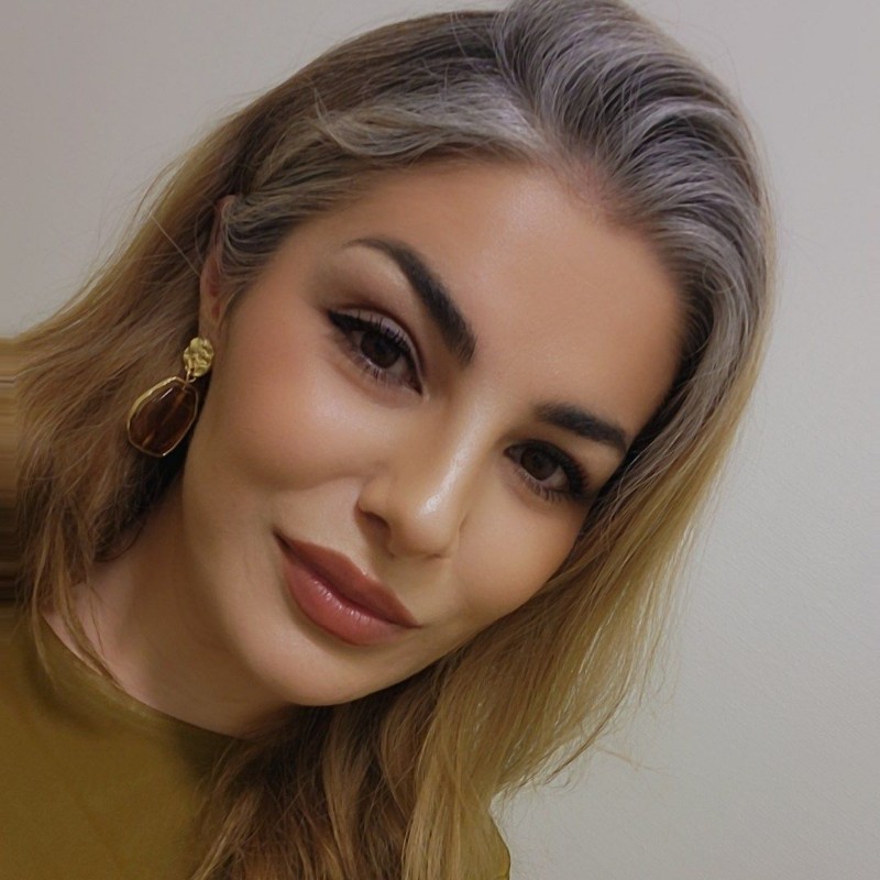 Sahar Api Sahar /سحر 🇸🇪 (@saharqurbanian) | Snapchat Stories, Spotlight & Lenses